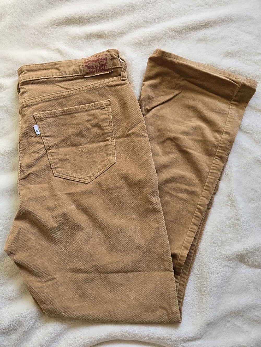 725 High Rise Bootcut Levis Jeans